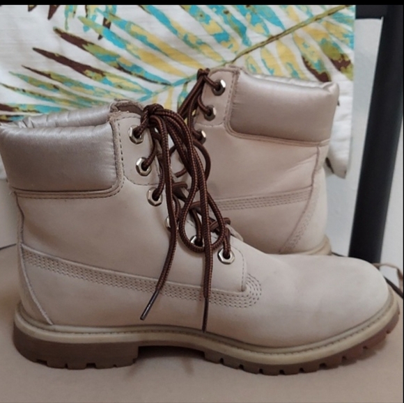 Timberland Boots, Size 7.5, Mushroom Taupe, Satin Heel, New Laces - Picture 9 of 12